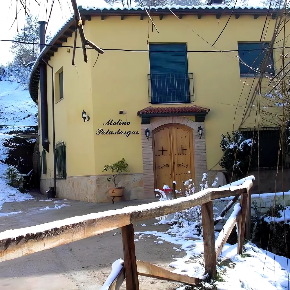 Molino Pataslargas (exterior casa rural)